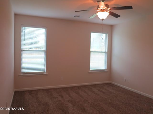 207 Holly Grove Lane, Youngsville, LA 70592