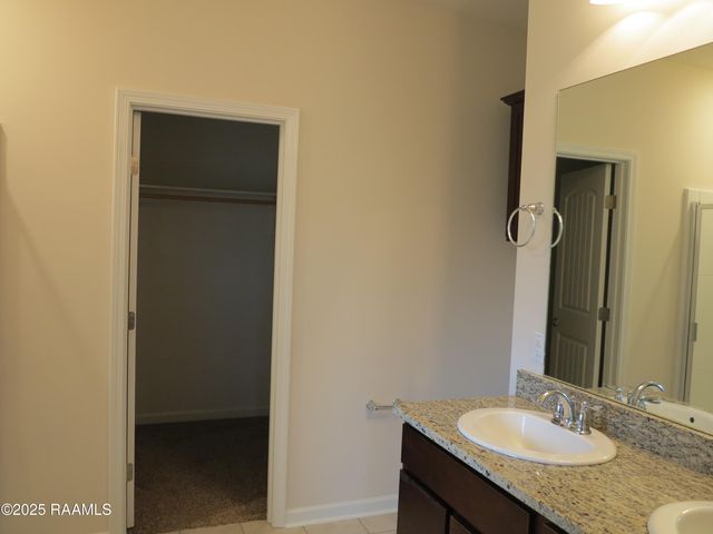 207 Holly Grove Lane, Youngsville, LA 70592