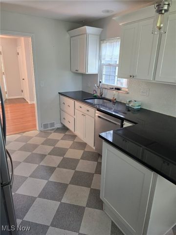 483 Atterbury Boulevard, Hudson, OH 44236