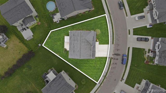 235 Crystal Wood Circle, Howell, MI 48843