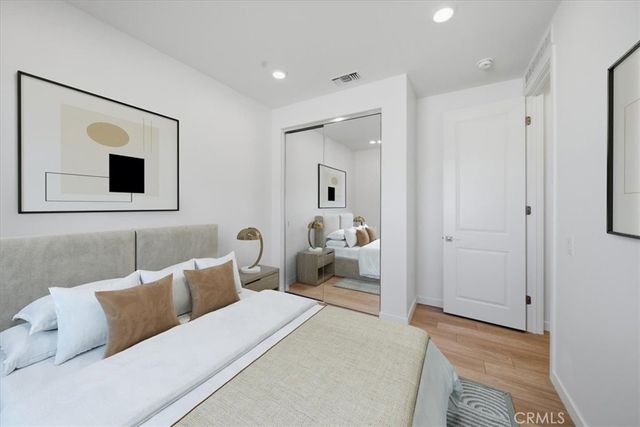 3265 E Avenue J-4, Lancaster, CA 93535