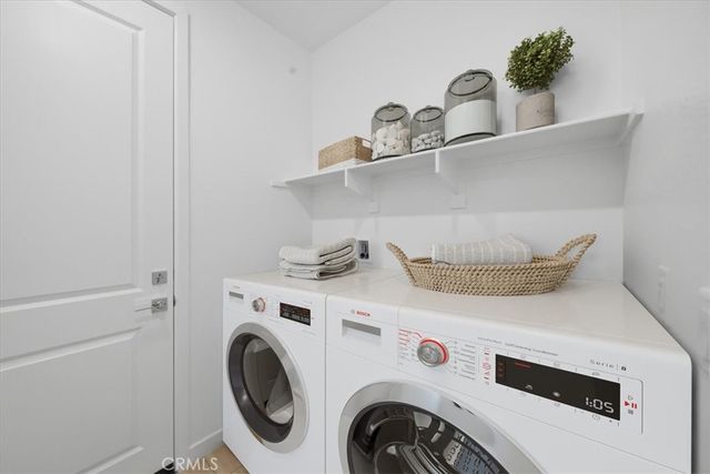 3265 E Avenue J-4, Lancaster, CA 93535