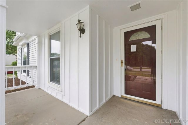 3235 BLAINE Court E, Aurora, IL 60504