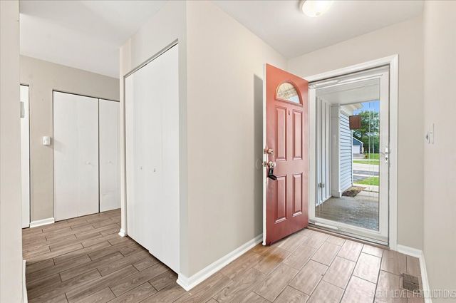 3235 BLAINE Court E, Aurora, IL 60504