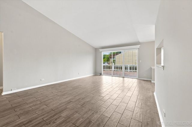 3235 BLAINE Court E, Aurora, IL 60504