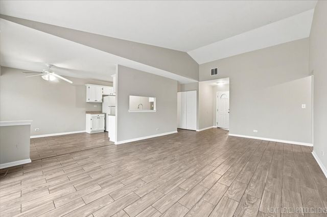 3235 BLAINE Court E, Aurora, IL 60504