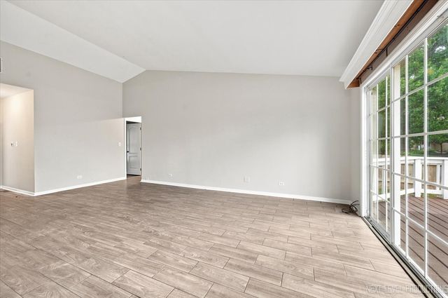 3235 BLAINE Court E, Aurora, IL 60504
