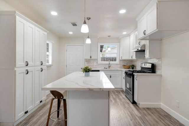 214 E Pine Avenue, Fresno, CA 93728