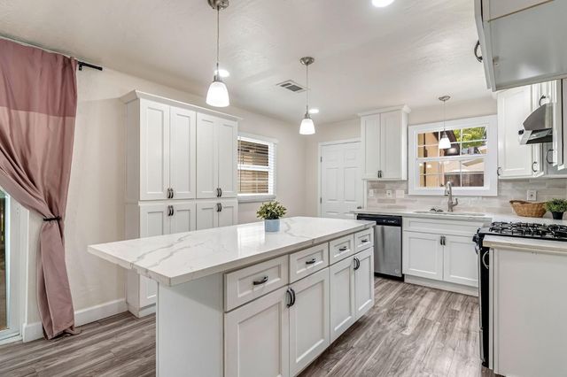 214 E Pine Avenue, Fresno, CA 93728