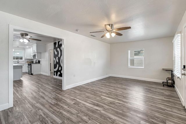 214 E Pine Avenue, Fresno, CA 93728