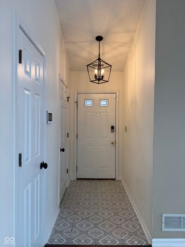 3572 Laureate Court N, Indianapolis, IN 46214