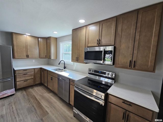 16530 E FAIRFIELD Road, Mt Vernon, IL 62864