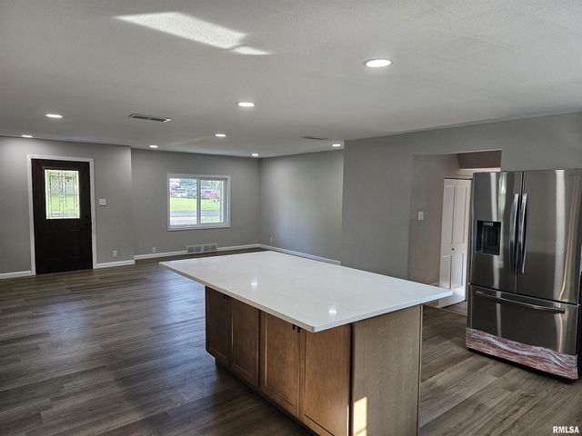 16530 E FAIRFIELD Road, Mt Vernon, IL 62864