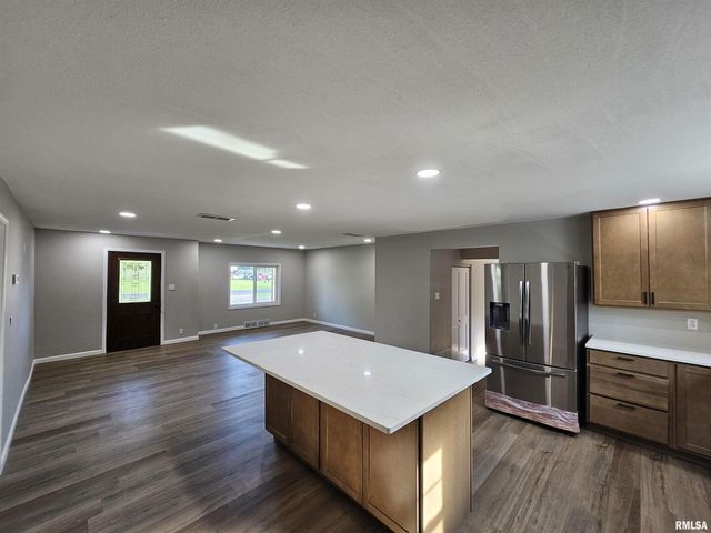 16530 E FAIRFIELD Road, Mt Vernon, IL 62864