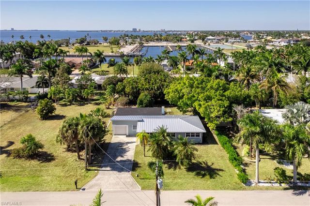 5736 Riverside DR, Cape Coral, FL 33904