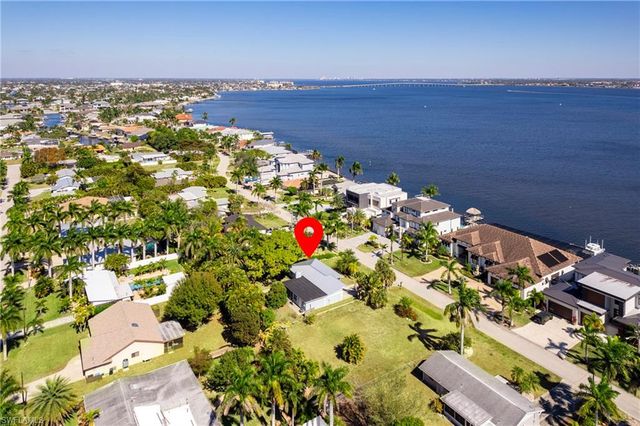 5736 Riverside DR, Cape Coral, FL 33904