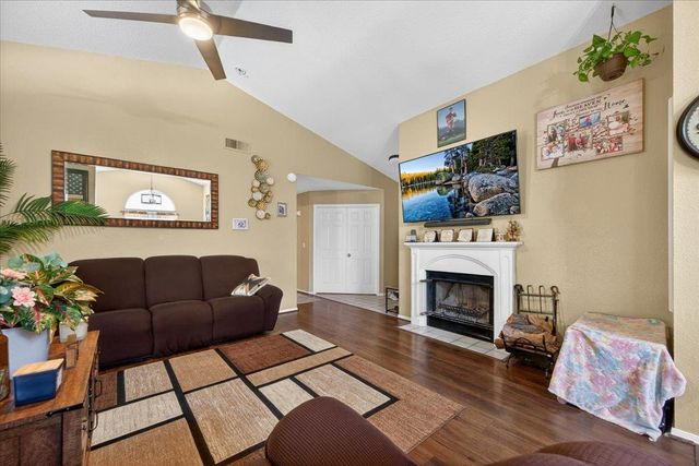 2459 N Bendel Avenue, Fresno, CA 93722
