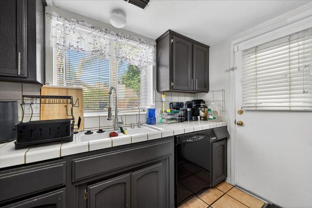 2459 N Bendel Avenue, Fresno, CA 93722