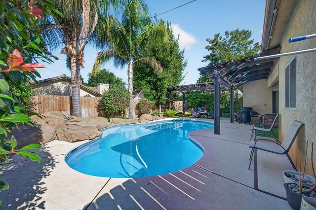 2459 N Bendel Avenue, Fresno, CA 93722