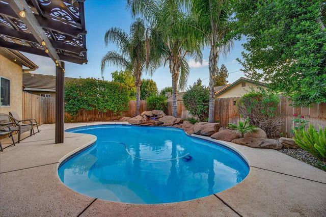2459 N Bendel Avenue, Fresno, CA 93722