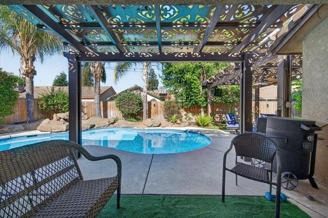 2459 N Bendel Avenue, Fresno, CA 93722