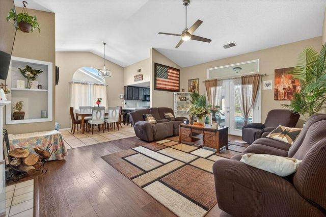 2459 N Bendel Avenue, Fresno, CA 93722
