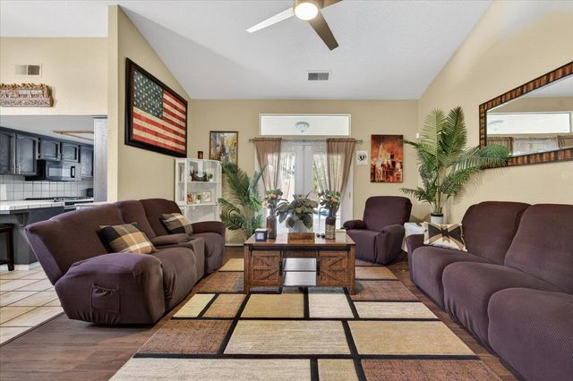 2459 N Bendel Avenue, Fresno, CA 93722