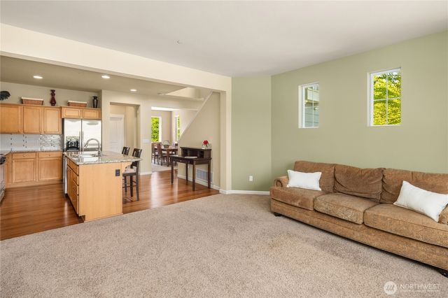 8017 Douglas Avenue SE, Snoqualmie, WA 98065