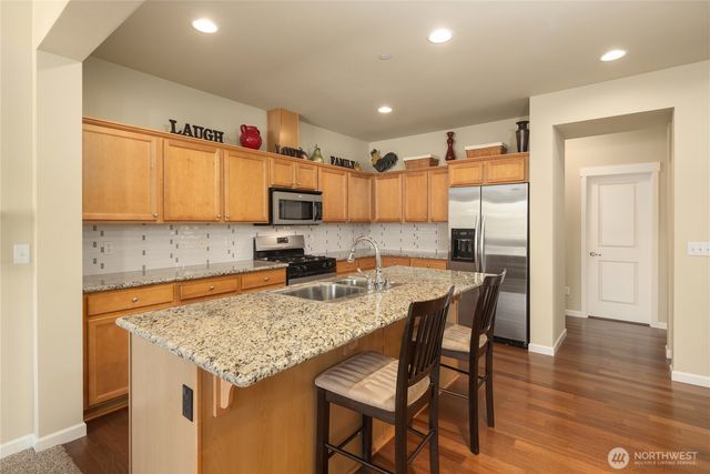 8017 Douglas Avenue SE, Snoqualmie, WA 98065