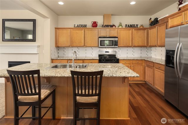 8017 Douglas Avenue SE, Snoqualmie, WA 98065