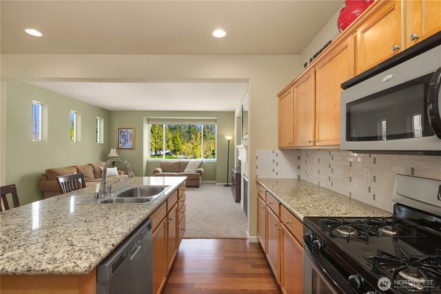 8017 Douglas Avenue SE, Snoqualmie, WA 98065