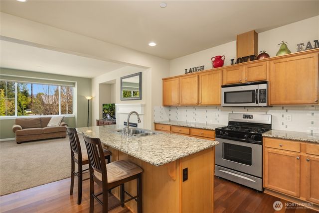 8017 Douglas Avenue SE, Snoqualmie, WA 98065