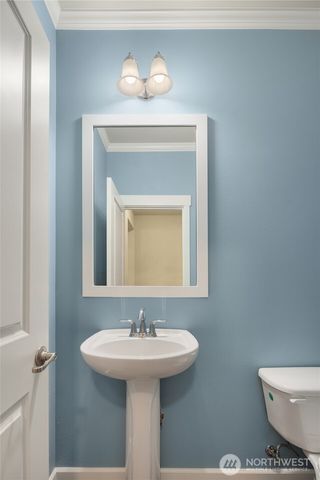 8017 Douglas Avenue SE, Snoqualmie, WA 98065