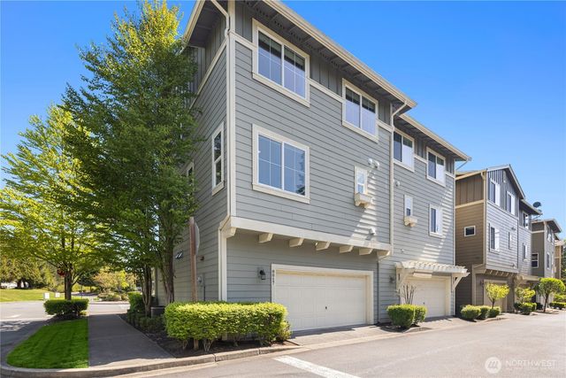 8017 Douglas Avenue SE, Snoqualmie, WA 98065