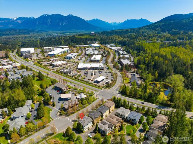 8017 Douglas Avenue SE, Snoqualmie, WA 98065