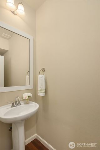 8017 Douglas Avenue SE, Snoqualmie, WA 98065