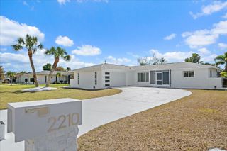 2210 BLACKWOOD DRIVE, Venice, FL 34293