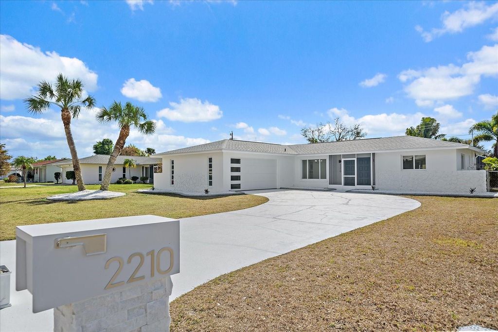 2210 BLACKWOOD DRIVE, Venice, FL 34293