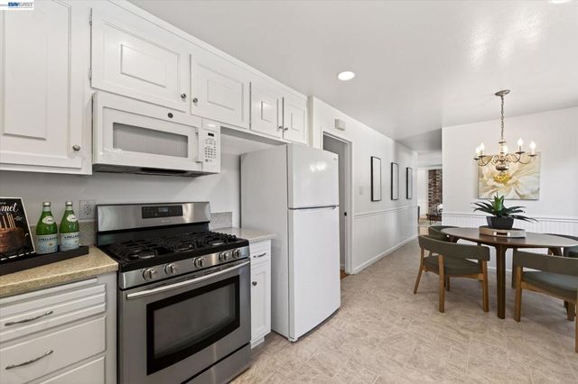 1719 Baywood Ct, Pleasanton, CA 94566