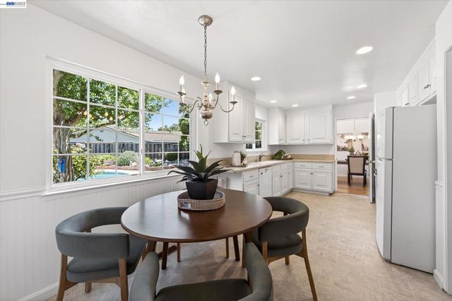 1719 Baywood Ct, Pleasanton, CA 94566