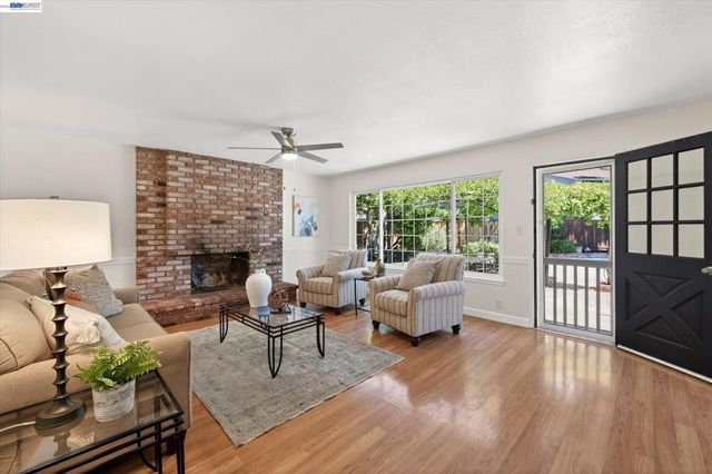 1719 Baywood Ct, Pleasanton, CA 94566