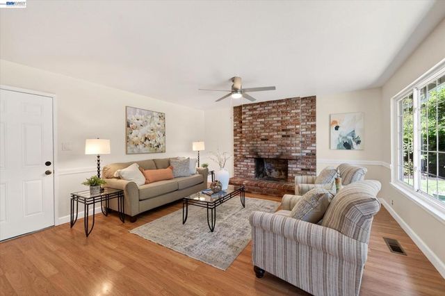 1719 Baywood Ct, Pleasanton, CA 94566