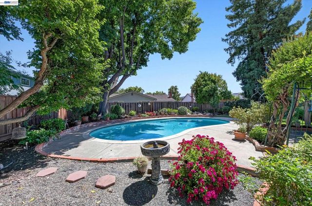 1719 Baywood Ct, Pleasanton, CA 94566