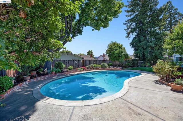 1719 Baywood Ct, Pleasanton, CA 94566