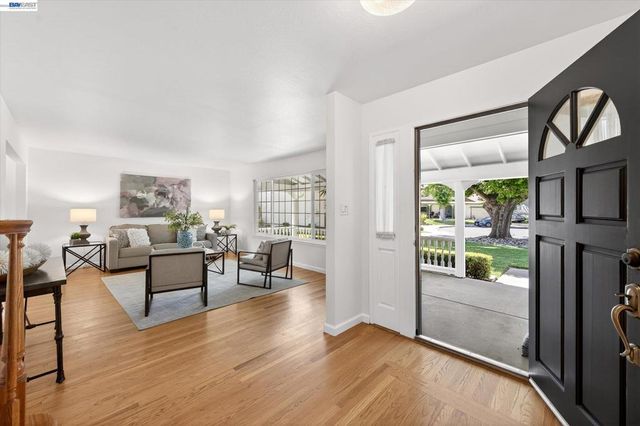 1719 Baywood Ct, Pleasanton, CA 94566