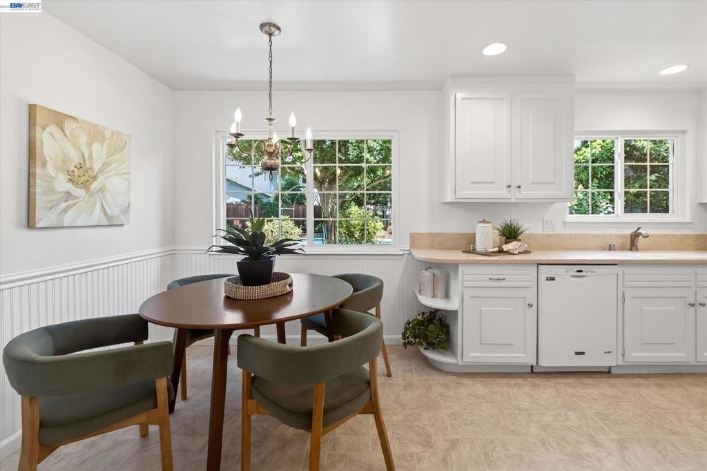 Image 15 of property listing at 1719 Baywood Ct, Pleasanton, CA 94566