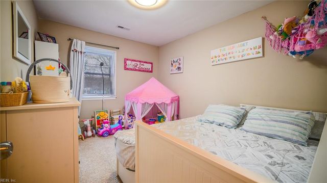 60 Sycamore AVE, Newport News, VA 23607