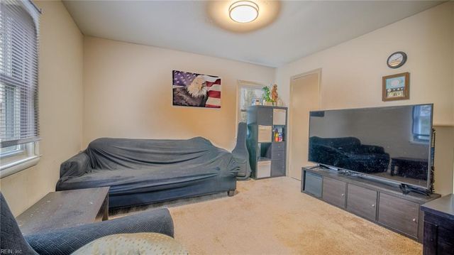 60 Sycamore AVE, Newport News, VA 23607