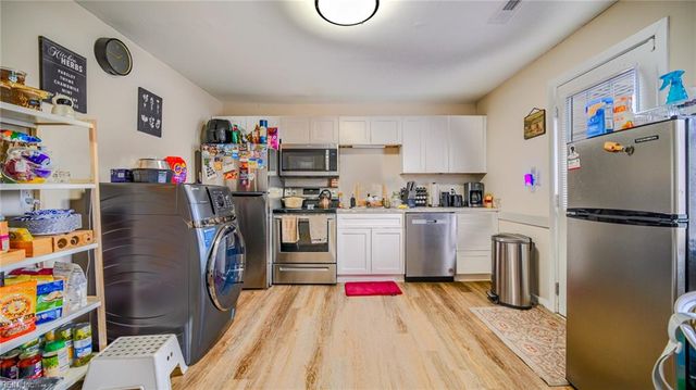 60 Sycamore AVE, Newport News, VA 23607