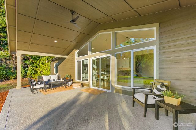 1690 Lilypad Place E, Port Orchard, WA 98366